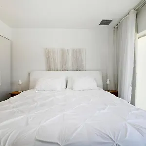 Luxurious Ocean Front With Sunset Views 2 Bed-2 Bath Apartment